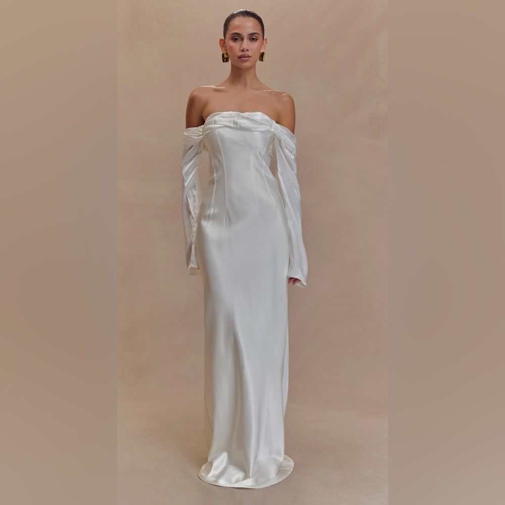 Meshki Giselle Off Shoulder Cowl Neck Maxi Dress White Romantic Formal Gown Sz S - Picture 2 of 10